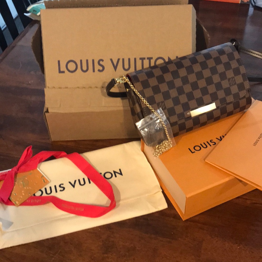 LIKE NEW Louis Vuitton Favorite MM